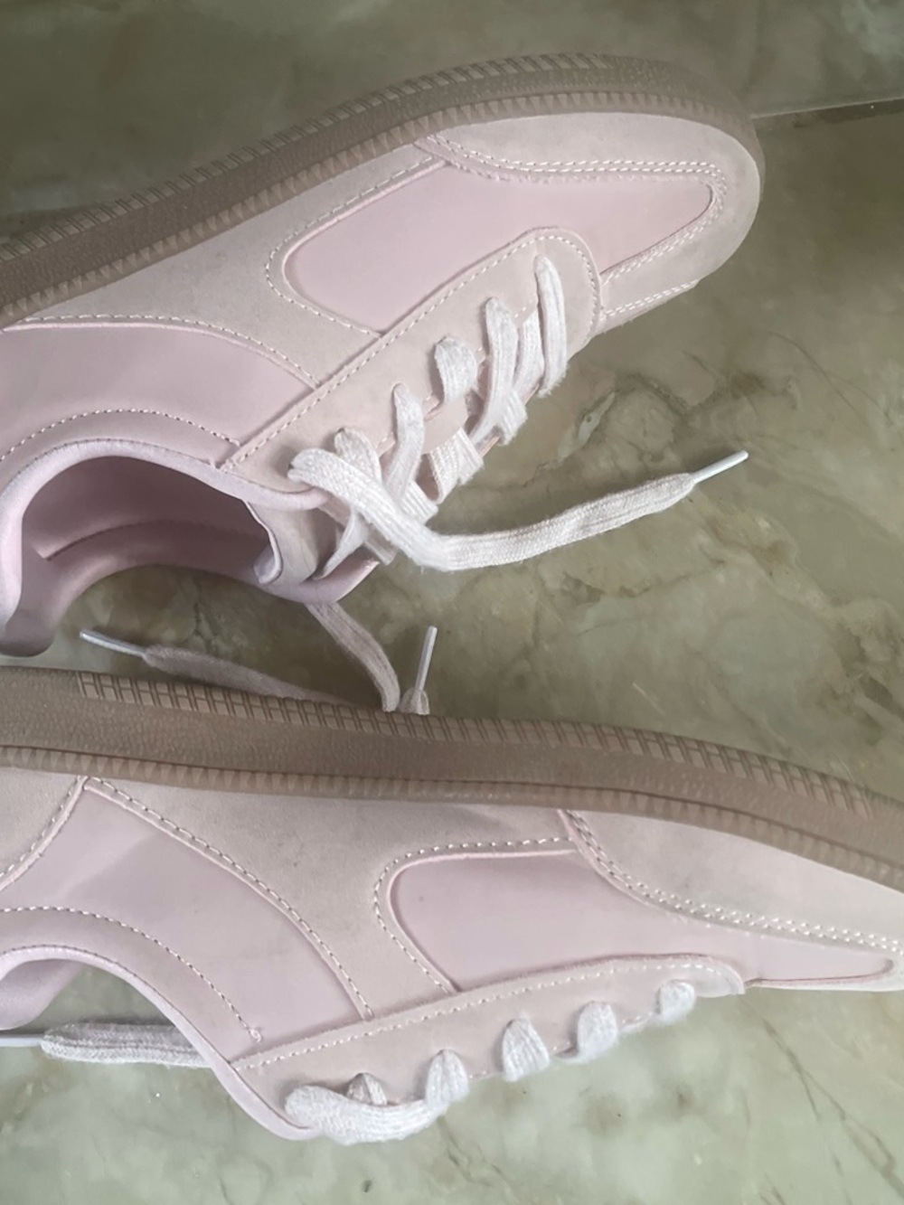 Women’s Casual Lace-Up Sneakers in Light Pink